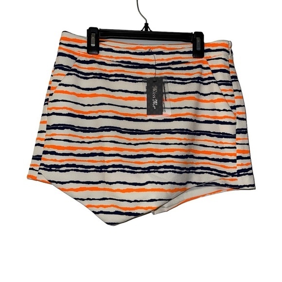 🍀 5/$25🍀 NWT‎ Miss Me size small skort skirt/shorts - Picture 2 of 9